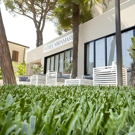 Miramare - & - Free Breakfast & Brunch Until 13-00 Hotel