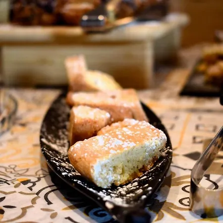 Miramare - & - Free Brunch & Breakfast Until 13-00 호텔 4*