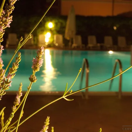 Miramare - & - Free Brunch & Breakfast Until 13-00 4* 체르비아