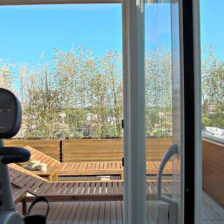 Miramare - & - Free Brunch & Breakfast Until 13-00 호텔 4*