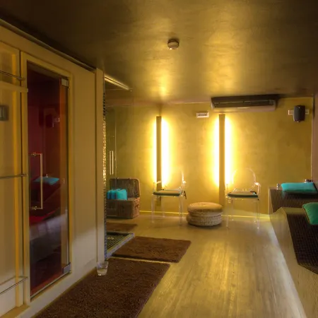 호텔 Miramare - & - Free Brunch & Breakfast Until 13-00 체르비아