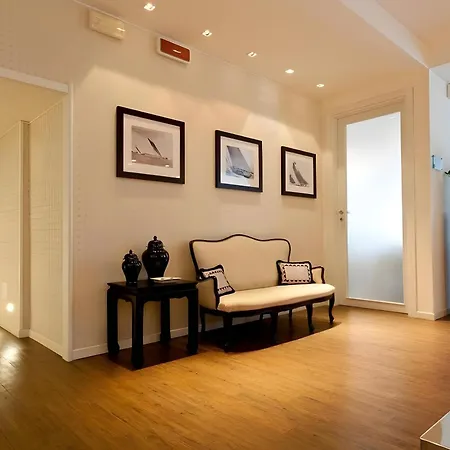 Miramare - & - Free Brunch & Breakfast Until 13-00 Otel