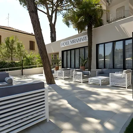Hotel Miramare - & - Free Breakfast & Brunch Until 13-00 4*