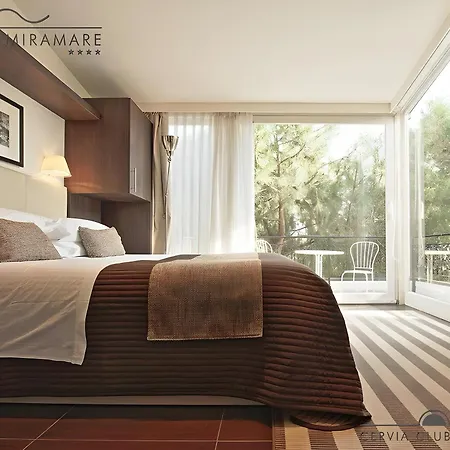 Miramare - & - Free Breakfast & Brunch Until 13-00 4* Τσέρβια