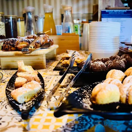 Hotel Miramare - & - Free Breakfast & Brunch Until 13-00 4*