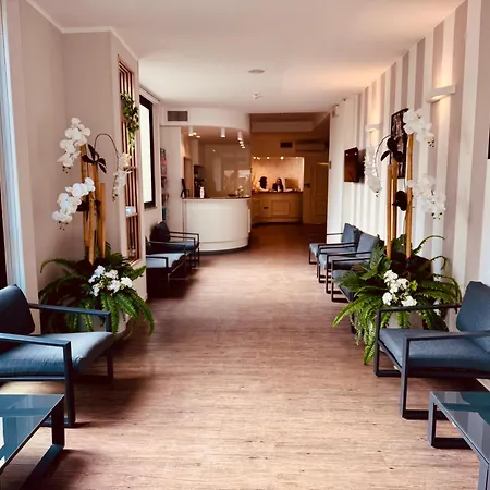 Otel Miramare - & - Free Brunch & Breakfast Until 13-00