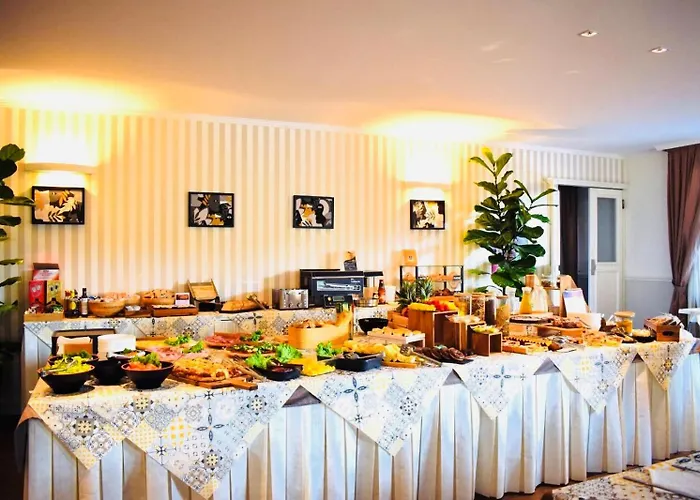 Miramare - & - Free Brunch & Breakfast Until 13-00 Szálloda Cervia