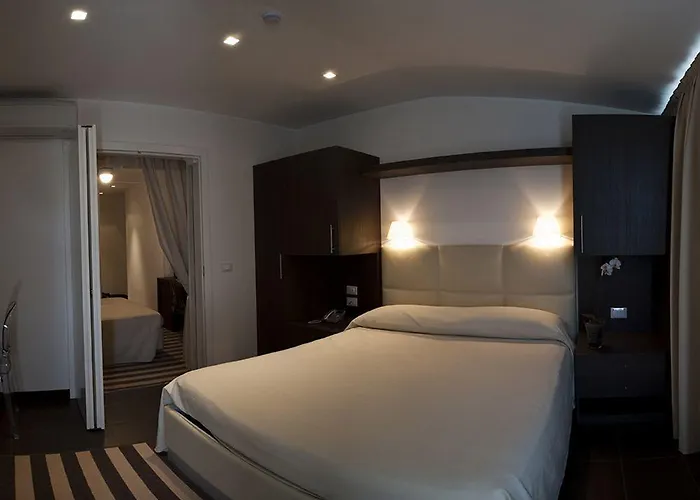 Miramare - & - Free Brunch & Breakfast Until 13-00 فندق تّشيرفييا